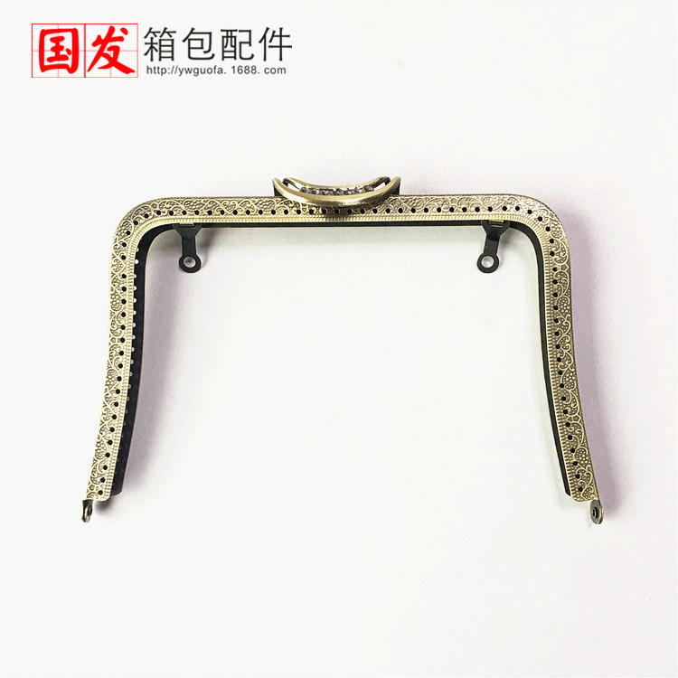 40% de descuento: 20 * 13cm pie largo estampado cubierta boca de oro pie alto caja accesorios bolsa de cámara