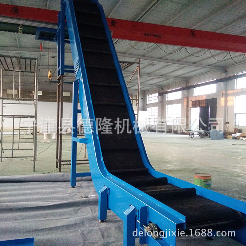 爬坡橡胶带输送机白色食品皮带提升机液压升降自动化输送设备