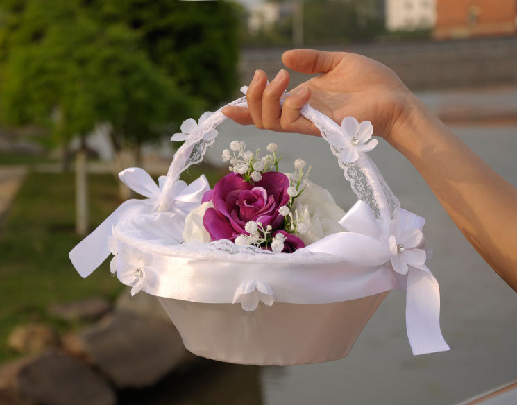 Wedding products, wedding products, wedding products, wedding products, Ruitiya Western-style wedding flower baskets, wedding flower baskets, pure white flowers, flower boys scattering flower baskets, wholesale wedding supplies detail image 1