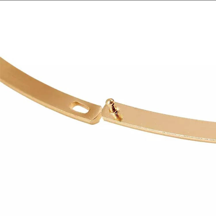 Fashionable accessories with exaggerated three-dimensional collars_voghion.com