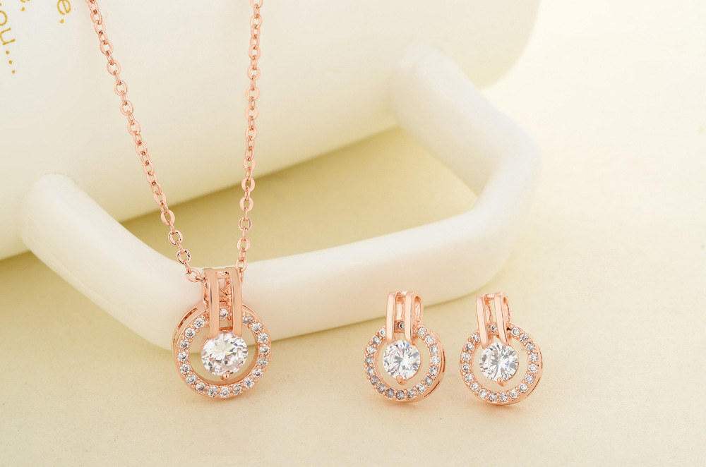 Fashion Copper Diamond Starry Sky Pendant Necklace display picture 5