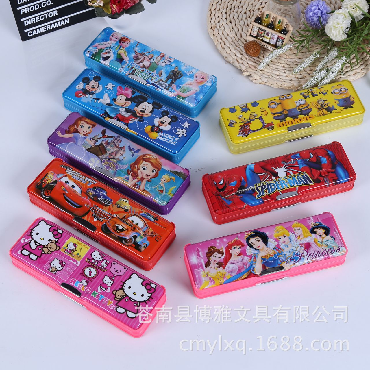 厂家批发多功能双层文具盒卡通图案塑料铅笔盒带卷笔刀带计算器|ms