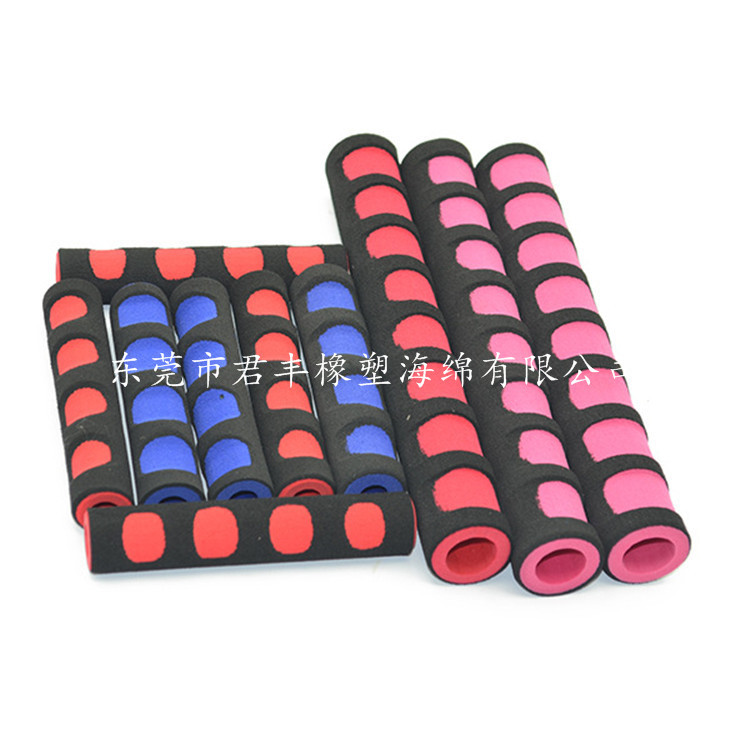 推荐高密度发泡 磨砂橡塑管 手指印双色泡棉电动车手把套耐磨防滑