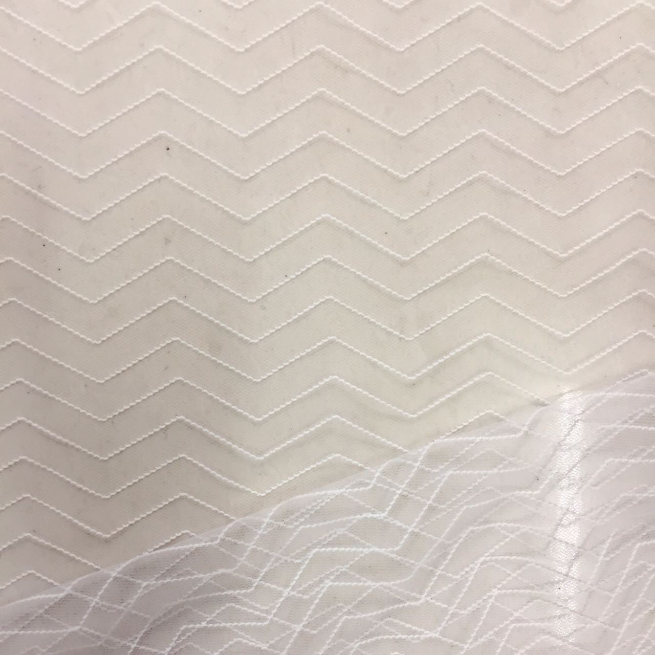 爆款薄透轻颖无弹锦纶蕾丝网布 闪电网眼布波浪网打底衫裙子面料