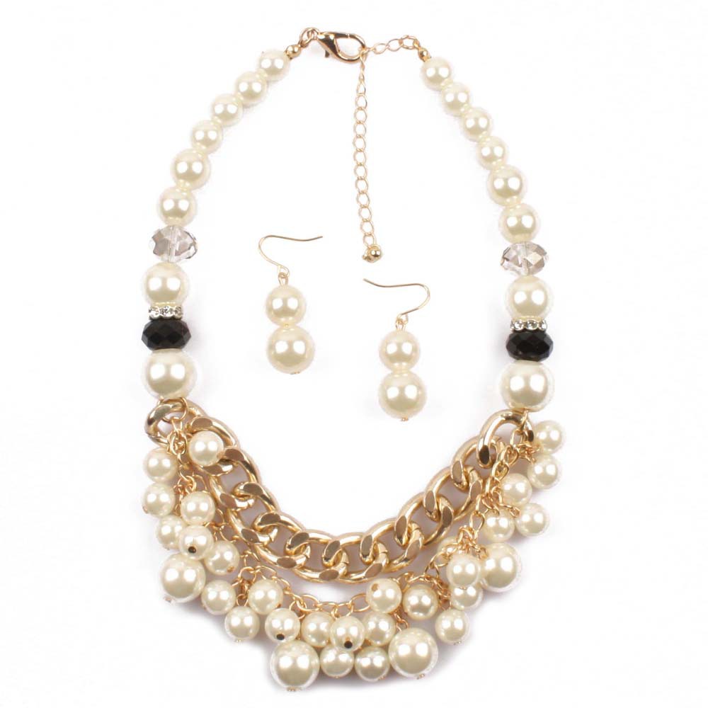 Multi-layer Necklace Hand-studded Woven Imitation Pearl Necklace Clavicle Chain display picture 3