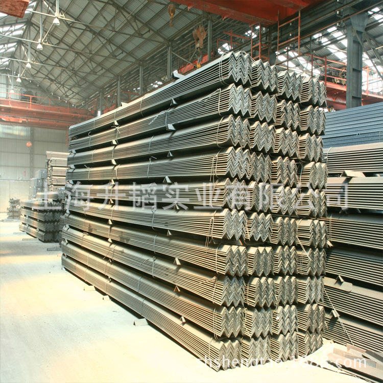 企业采集材质Q235 角钢80*80*8 70*70*5 63*63*6多种规格热轧角钢