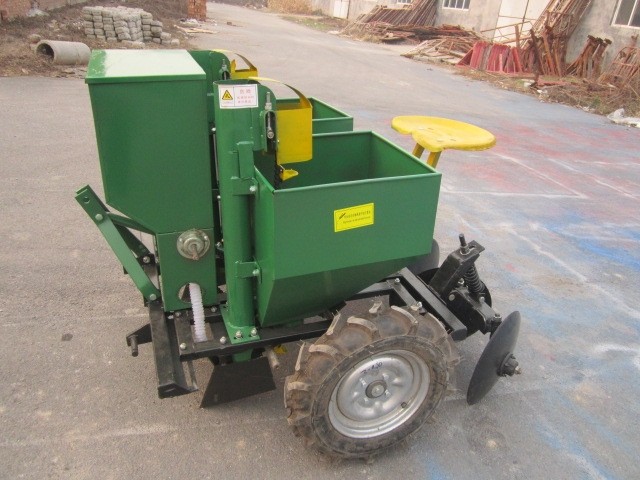 厂家供应单行土豆种植机2CM 1土豆种植机马铃薯种植机