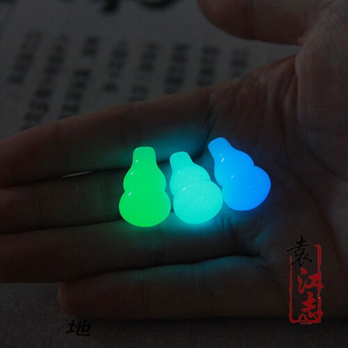 High-brightness natural luminous stone gourd pendant—luminous stone necklace, fluorite jewelry pendant, unisex.