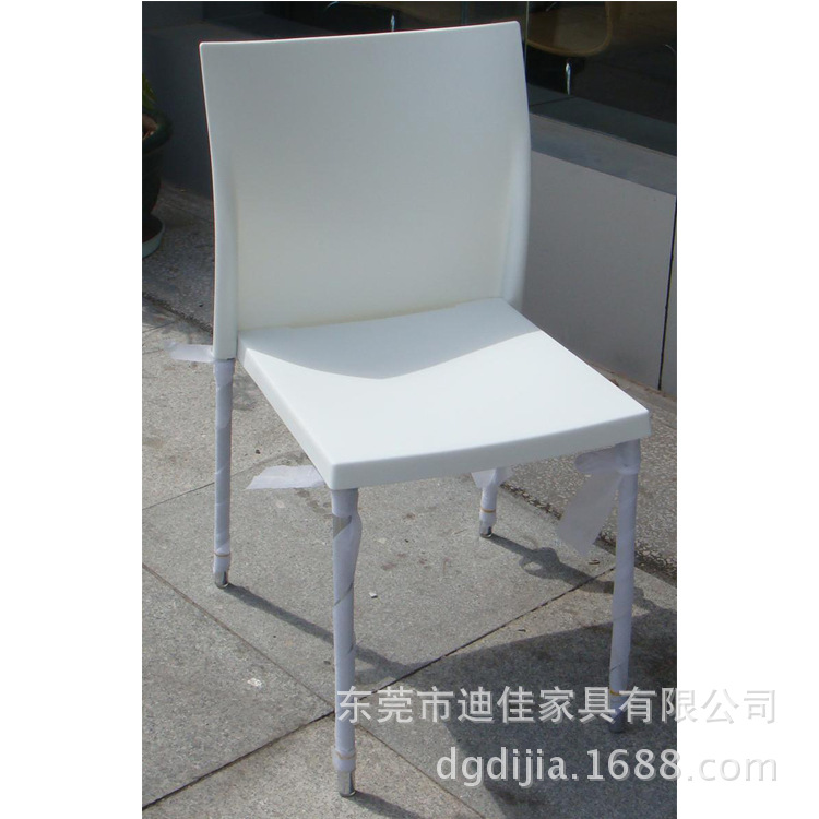 年初生産銷售休閑白色塑料椅 加厚酒店塑膠餐椅 DJ-S001