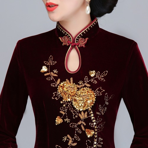 Chinese Dress Qipao Golden velvet cheongsam antique nail beads long size show wholesale cheongsam girls