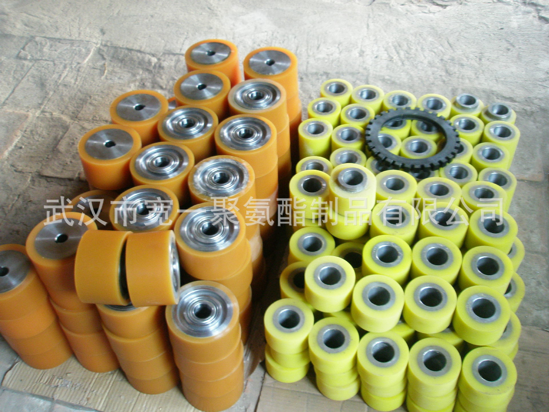 供应武汉载重滚轮聚氨酯橡胶包胶加工，胶辊，胶轮，滚筒，滚轮