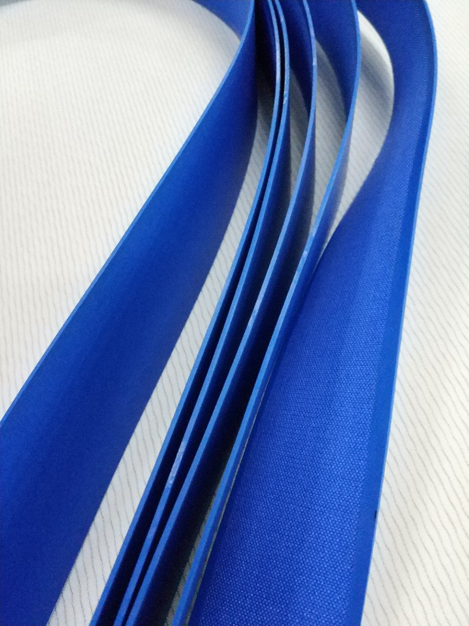 PU输送带蓝色食品级工厂直销尺寸订做皮带包边传送皮带东莞华擎