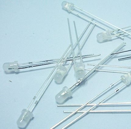 LED直插发光二极管F3MM雾状 白发红 红色灯 红光 乳白色 短脚