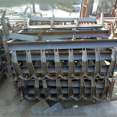 厂家定做支架批发上调心托辊支架下调心平行支架 吊耳散支架|ru