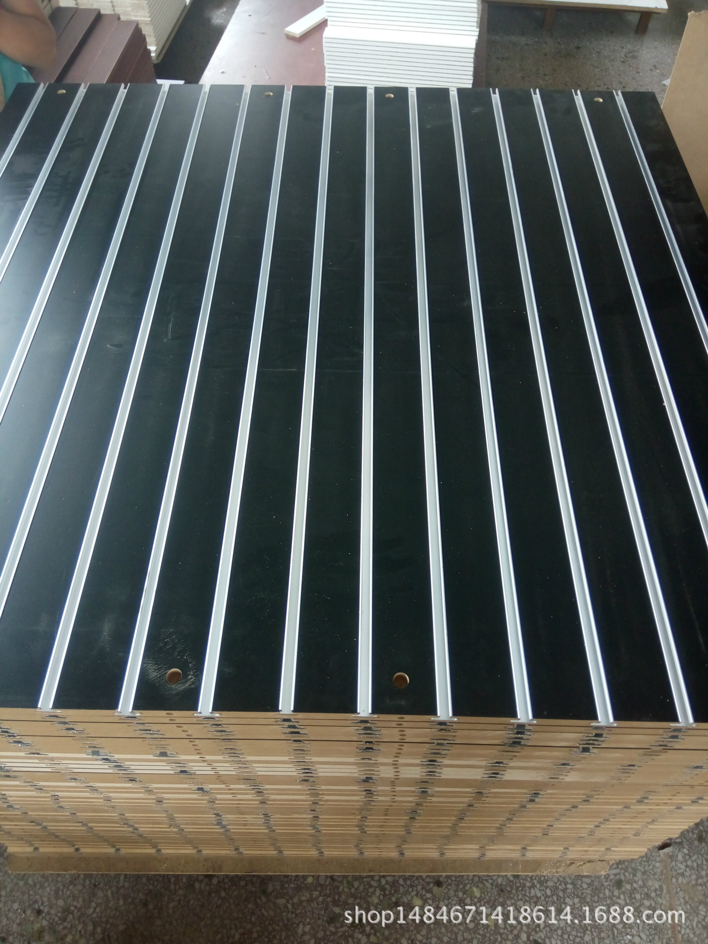 三聚氰胺密度板贴面槽板密度板 商场店面双口槽板 木制槽板