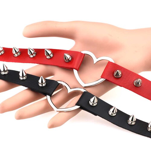 Exaggerated sharp nail rivet peach-shaped heart-shaped PU leather necklace collar choker
