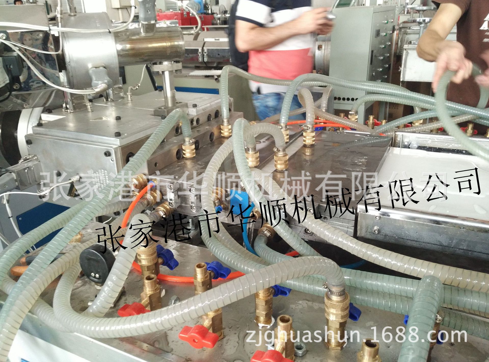 全国热销PVC墙板生产设备