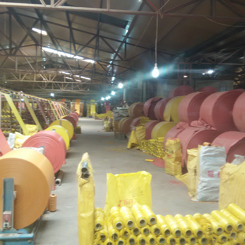 Fuente fabricante tejido bolsa tela barril snakeskin bolsa tejida bolsa rollo de tela barril rollo se puede personalizar bolsa alargada