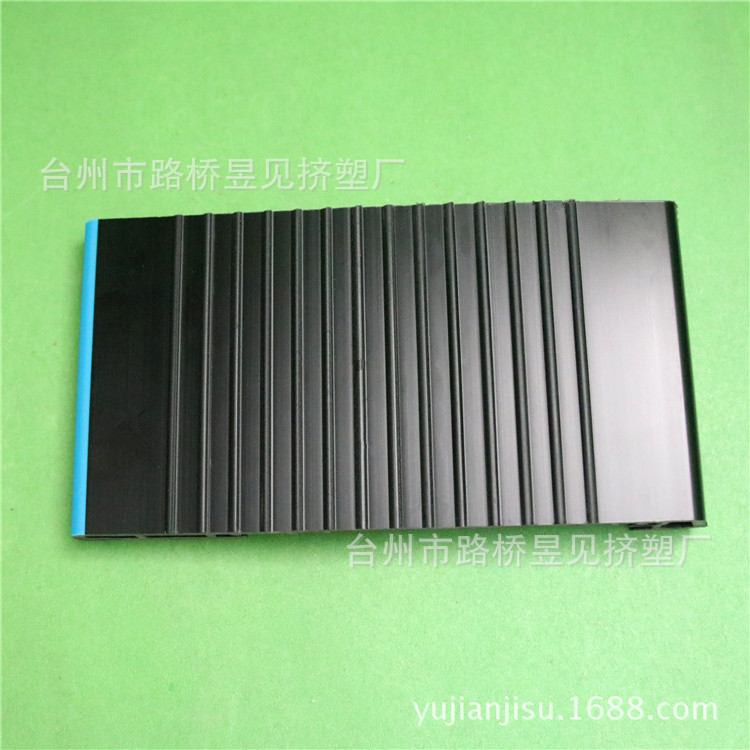 Productos de extrusión de plástico tira de plástico de PVC ranura de plástico Perfil de PVC suave y duro extrusión de dos colores Procesamiento de cubierta de dos colores image 2