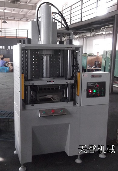 TY601压铸件切边机 029