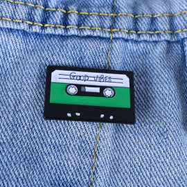 跨境好看创意滴油胸针 复古磁带黑胶唱片骷髅手握唱片组合胸针