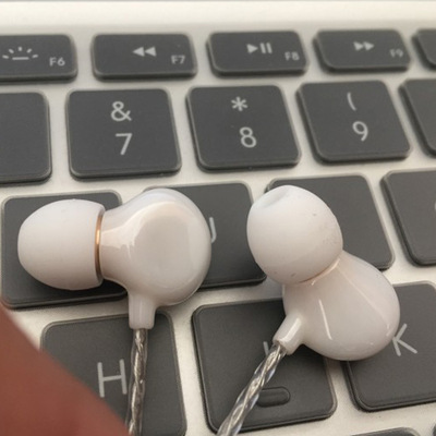 跨境陶瓷入耳式重低音睡眠無感適用于蘋果15華爲60通用TYPE-C插口