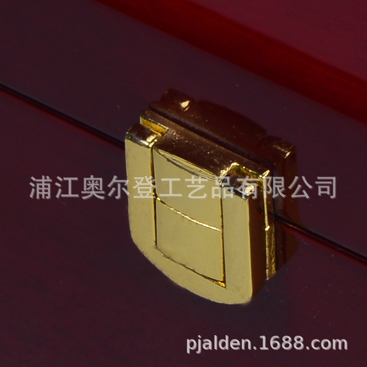 Baked lacquer essential oil wooden box crystal perfume bottle 3ml custom sea cucumber wooden box high-end watch gift box packaging box red detail image 4