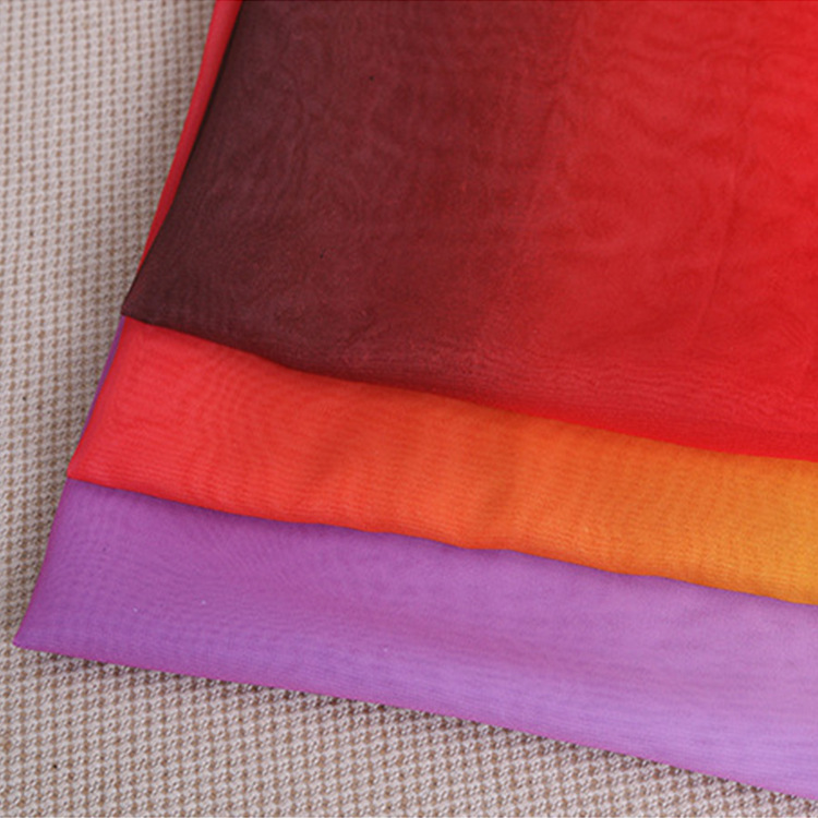 Fabricantes de primavera y verano de tela de chiffón impresión gradiente de posicionamiento impresión tela de moda de baile tela de ropa