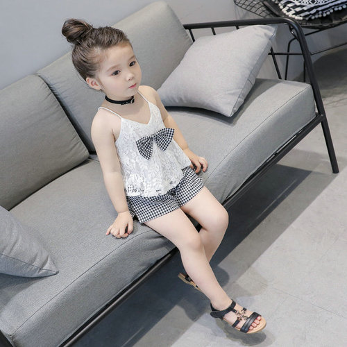 Ladies' Han Version Summer New Arrival Set: Lace Strap Top + Striped Cotton-Linen Shorts Fashion 2-Piece Set Trendy