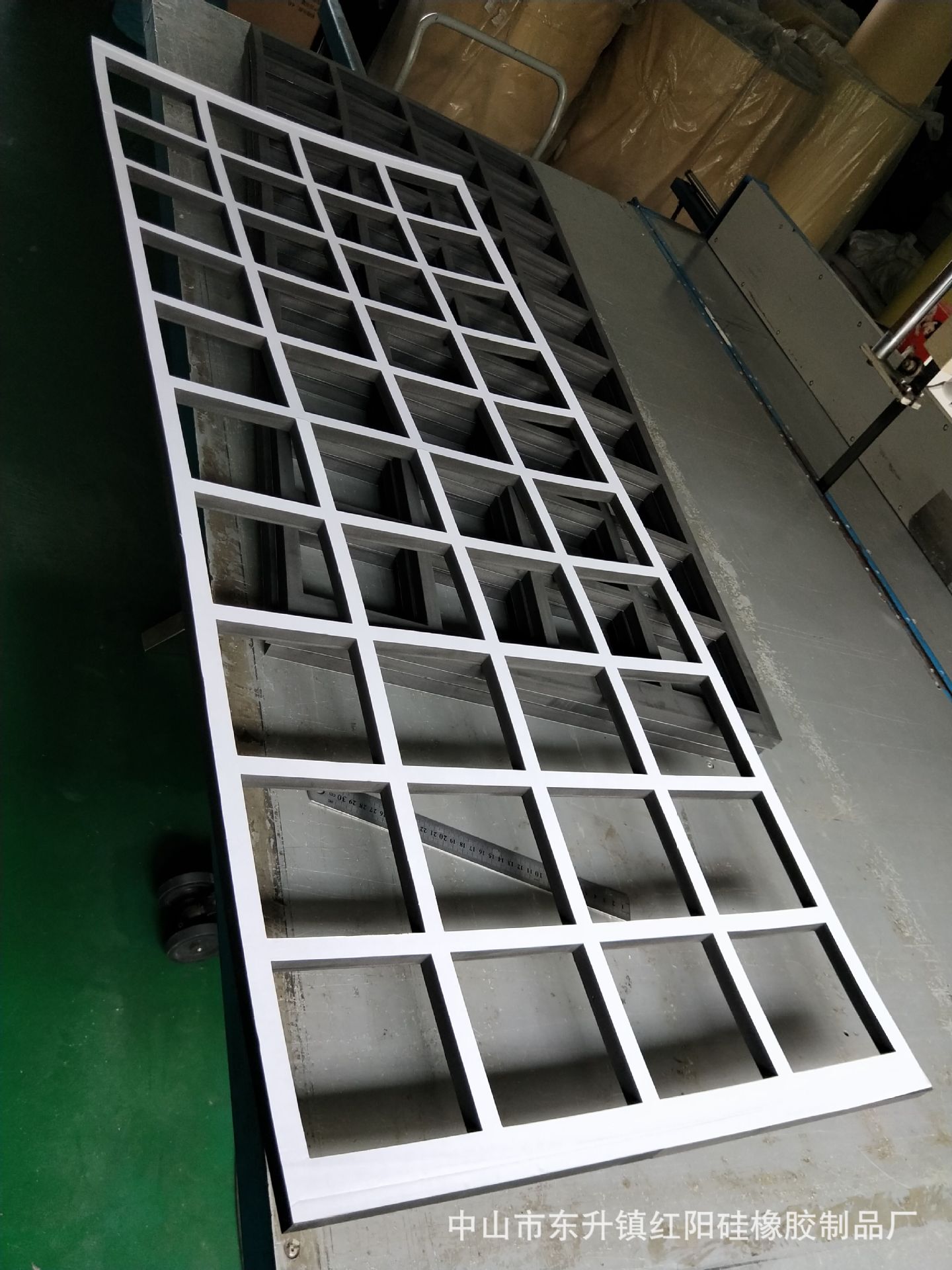 供应eva内托 EVA内衬 eva盒子 带胶EVA垫片