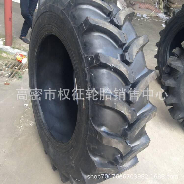 供应农用拖拉机轮胎14.9/16.9/18.4-30R-1S加密人字联合收割机