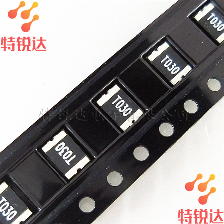 SMD1812P030TF 0.3A 丝印：T030 贴片自恢复保险丝 全新现货