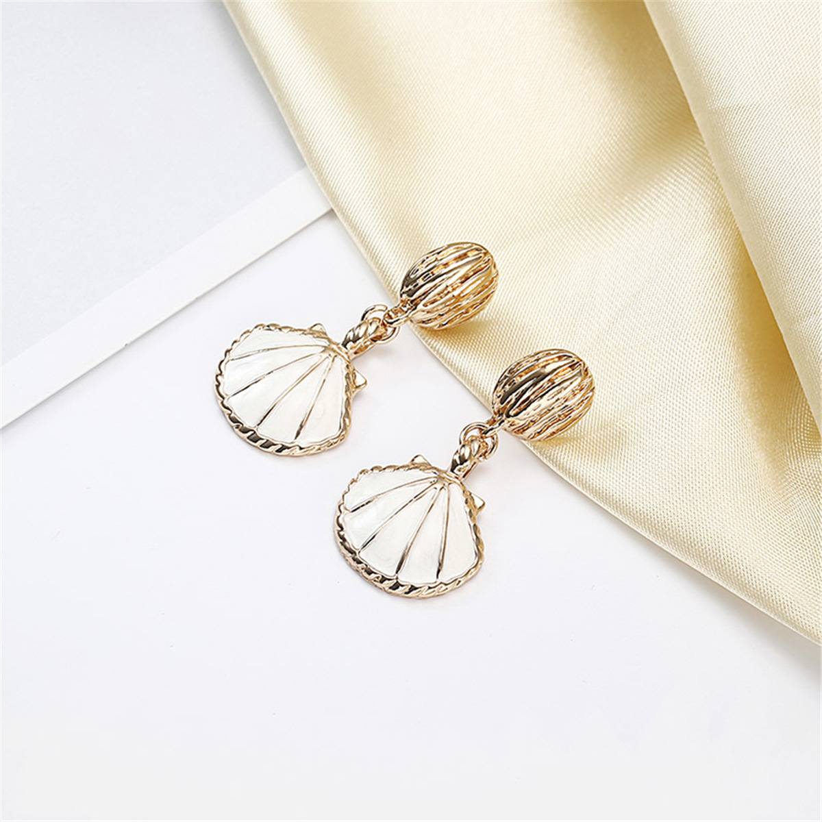 New Fashion Color Retention Plating Retro Marine Wind Shell Ear Pin Earrings Wholesale display picture 3