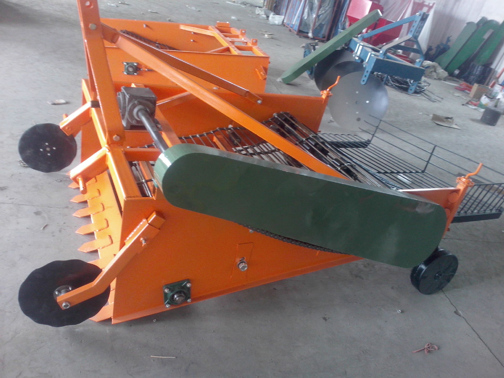 土豆收获机   地瓜马铃薯收获机   拖拉机悬挂收获机