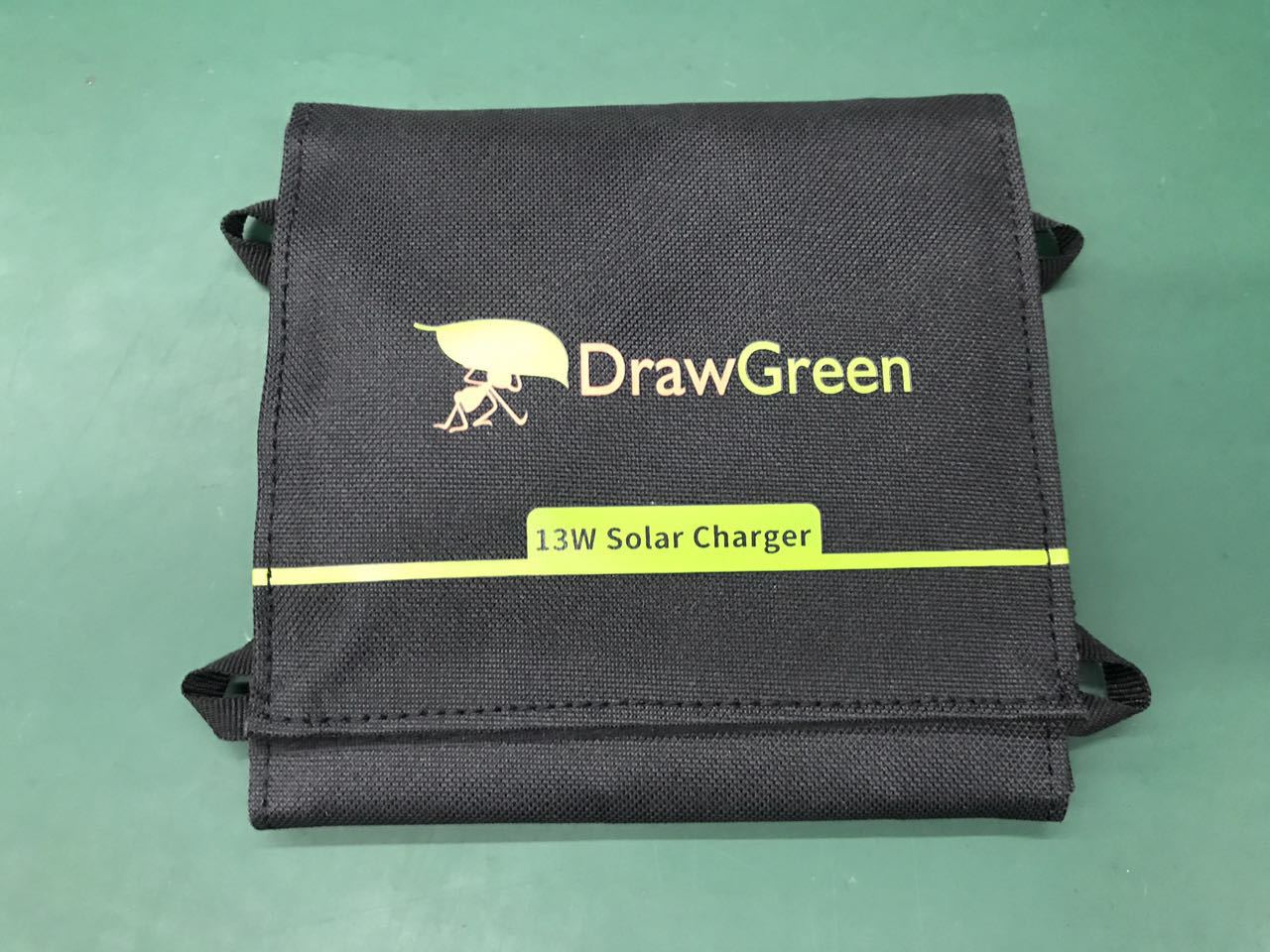 2018最新款太阳能户外手机充电器 专业供给5V电子产品充电使用