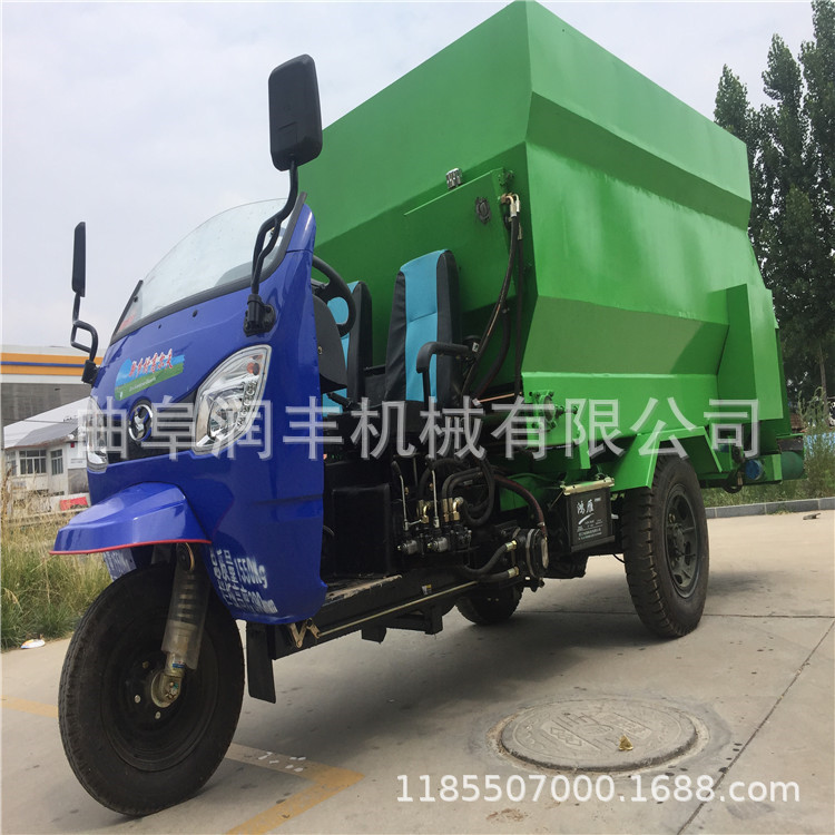 天津柴油撒料车价格 料槽送料喂料车