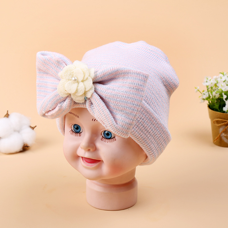 Cute children's keep warm knitted hat with bow