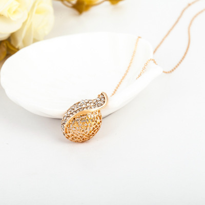 Fashion Women's Crystal Water Drop Long Necklace Environmentally Friendly Gold Plated Silver Flower Necklace display picture 11