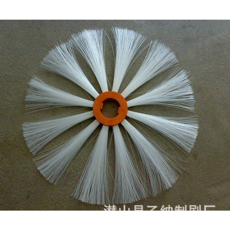 供应清雪机滚刷清扫刷片扫雪刷扫路刷平形凹凸形环卫刷高效除尘