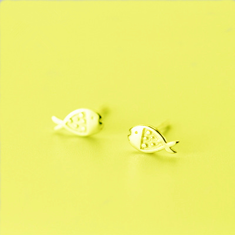 Simple And Cute Fish Earrings display picture 4