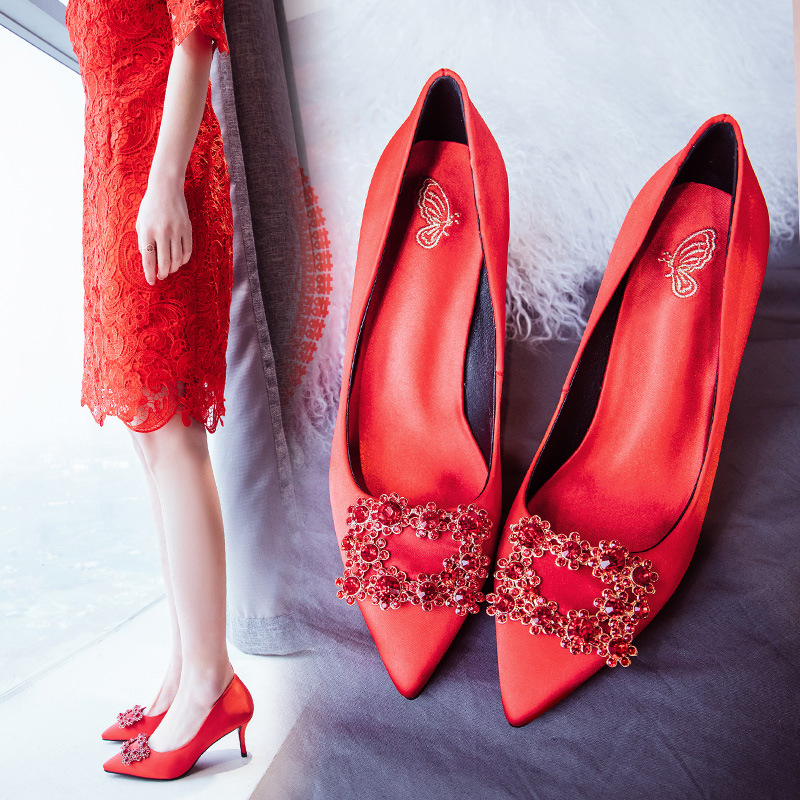 19年新款結婚鞋子女新娘鞋細跟紅色婚鞋伴娘鞋方扣婚紗高跟鞋單鞋