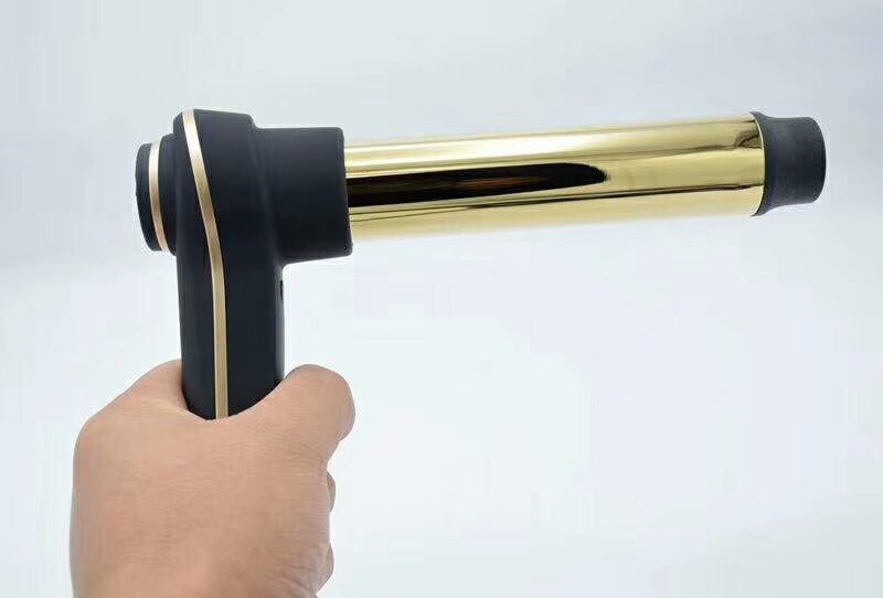 2018外贸新款90度卷棒智能省力恒温不伤发陶瓷喷油卷发棒