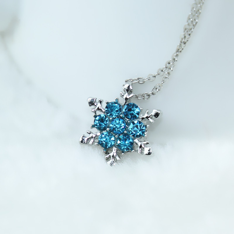 Christmas Series Korean Style Trendy Snowflake Full Zircon Pendant Crystal Sparkling Necklace Factory Direct Sales display picture 6