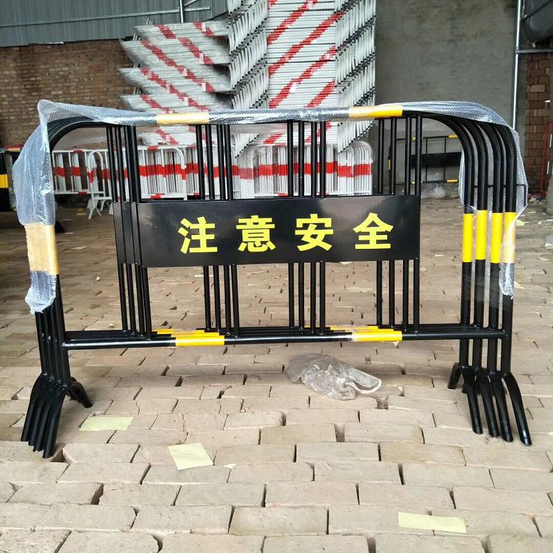 现货黄黑铁马护栏 可移动铁马隔离栏 供应深圳市政铁马护栏