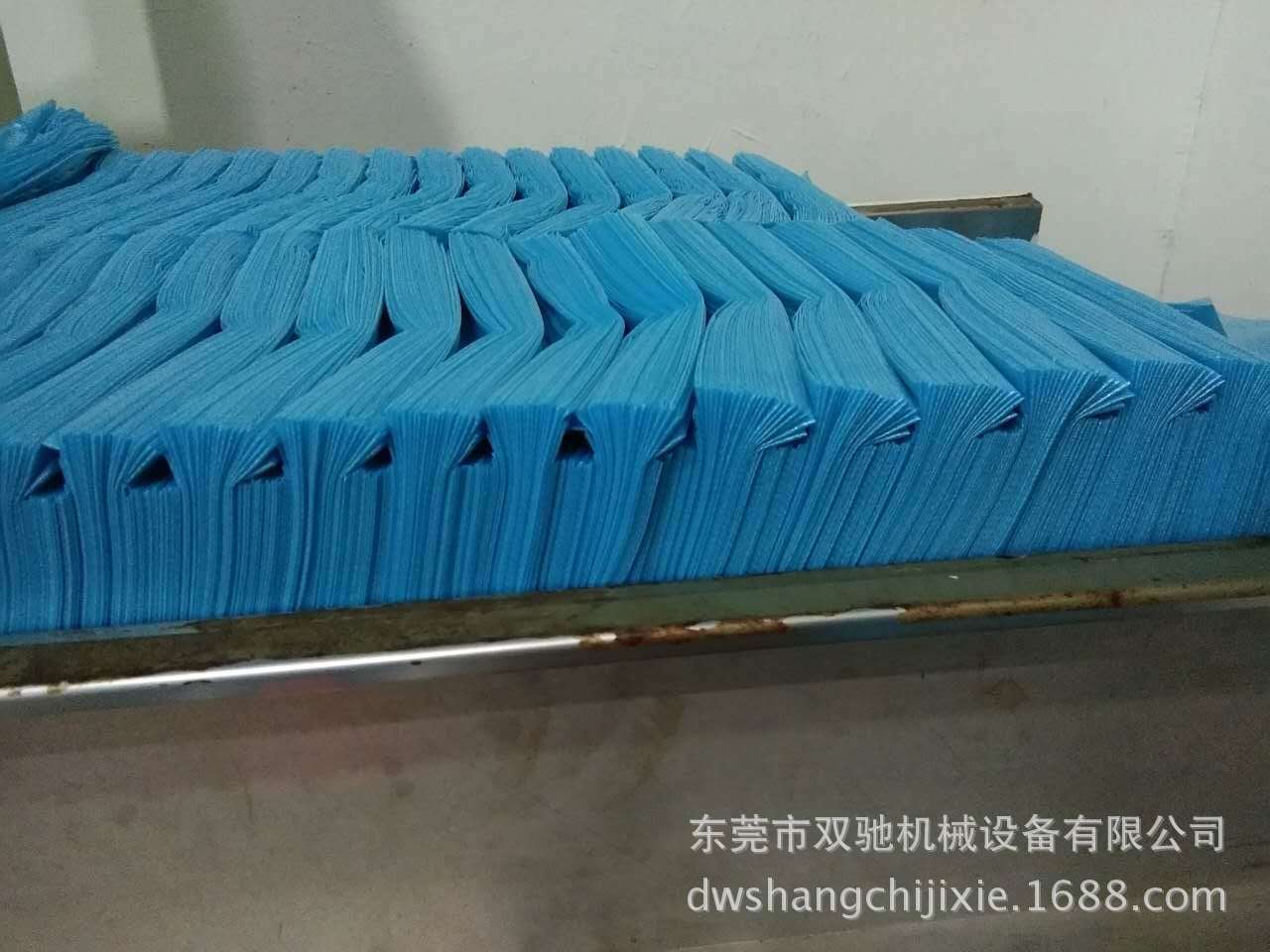 东莞厂家直销无纺布医疗床单折叠机   全自动无纺布折叠机