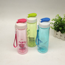 廠家直銷便攜帶蓋夏季塑料喝水杯 創意透明果色帶濾網運動隨手杯