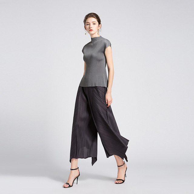 Fashion Fold Thin Sleeveless Irregular Trousers Loose Leisure Suit 