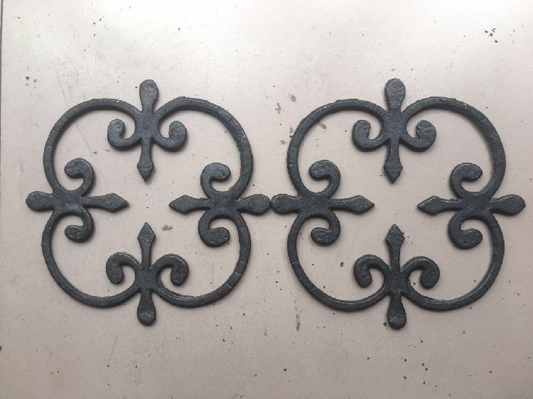 铸铁小件 铸铁大门配件 铸铁方盘 铁艺小件 规格240*240