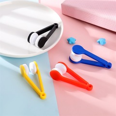 Multifunctional glasses cleaner, leaves no streaks, portable glasses wipe