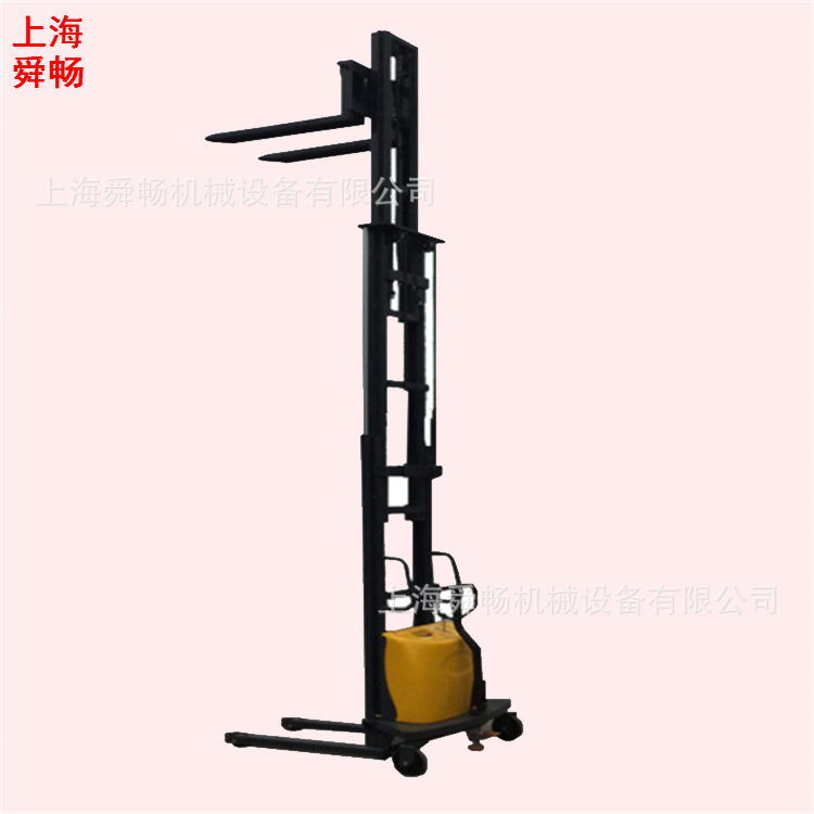 1T5M半电动货物升降叉车液压提升机 集装箱装卸车电瓶堆高铲车